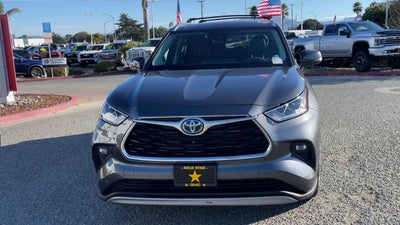 2023 Toyota Highlander Hybrid Platinum