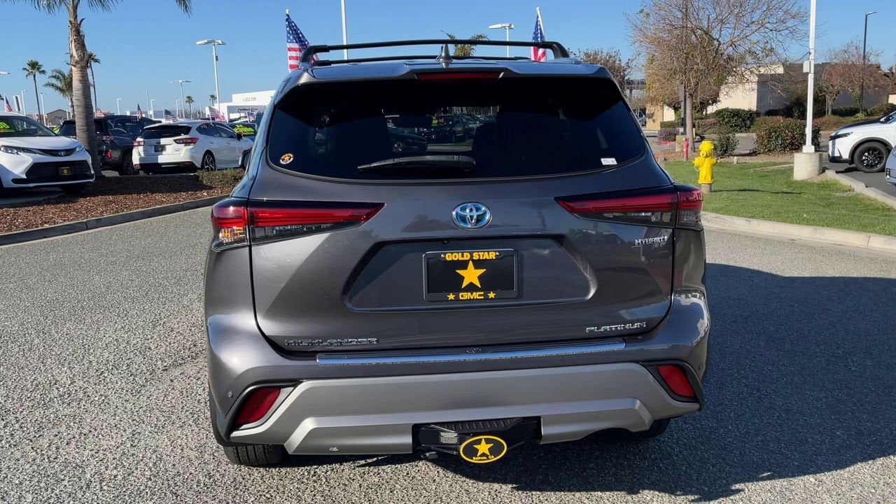 2023 Toyota Highlander Hybrid Platinum