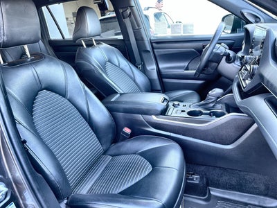 2022 Toyota Highlander XSE