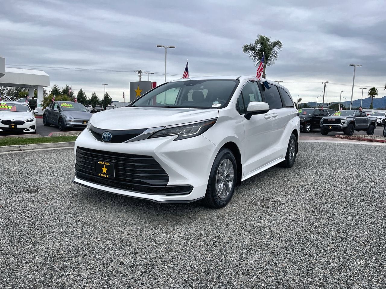 2023 Toyota Sienna LE