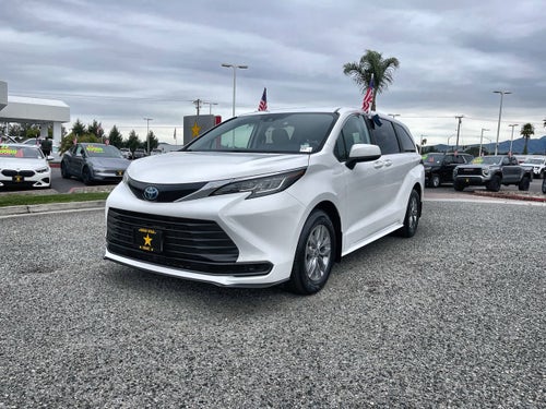 2023 Toyota Sienna LE