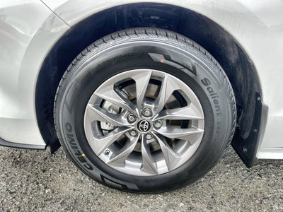 2023 Toyota Sienna LE