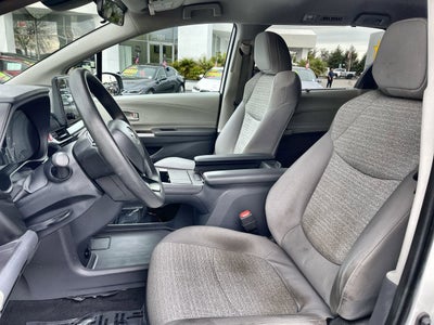 2023 Toyota Sienna LE