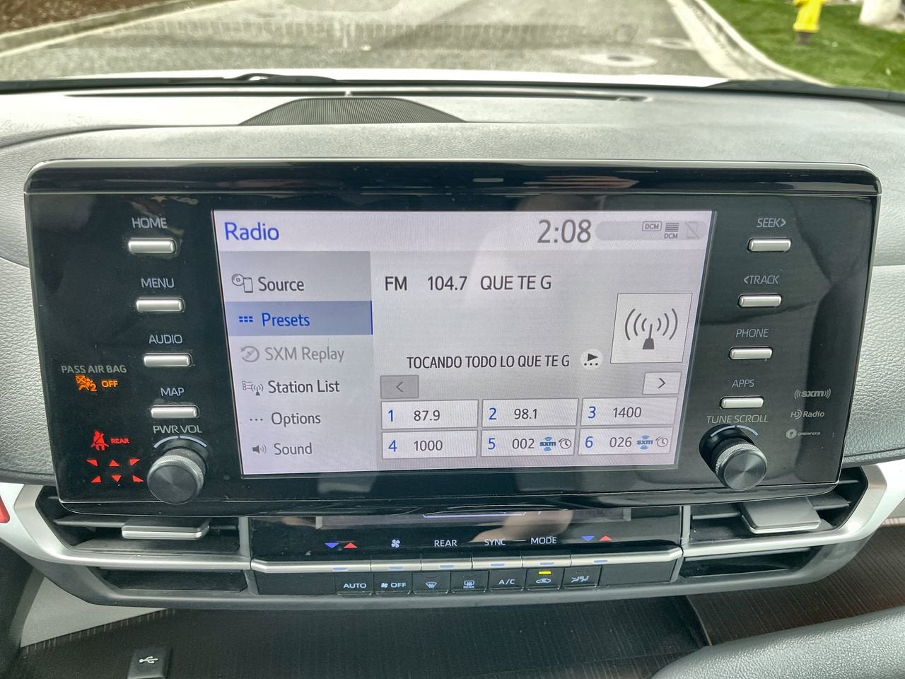 2023 Toyota Sienna LE