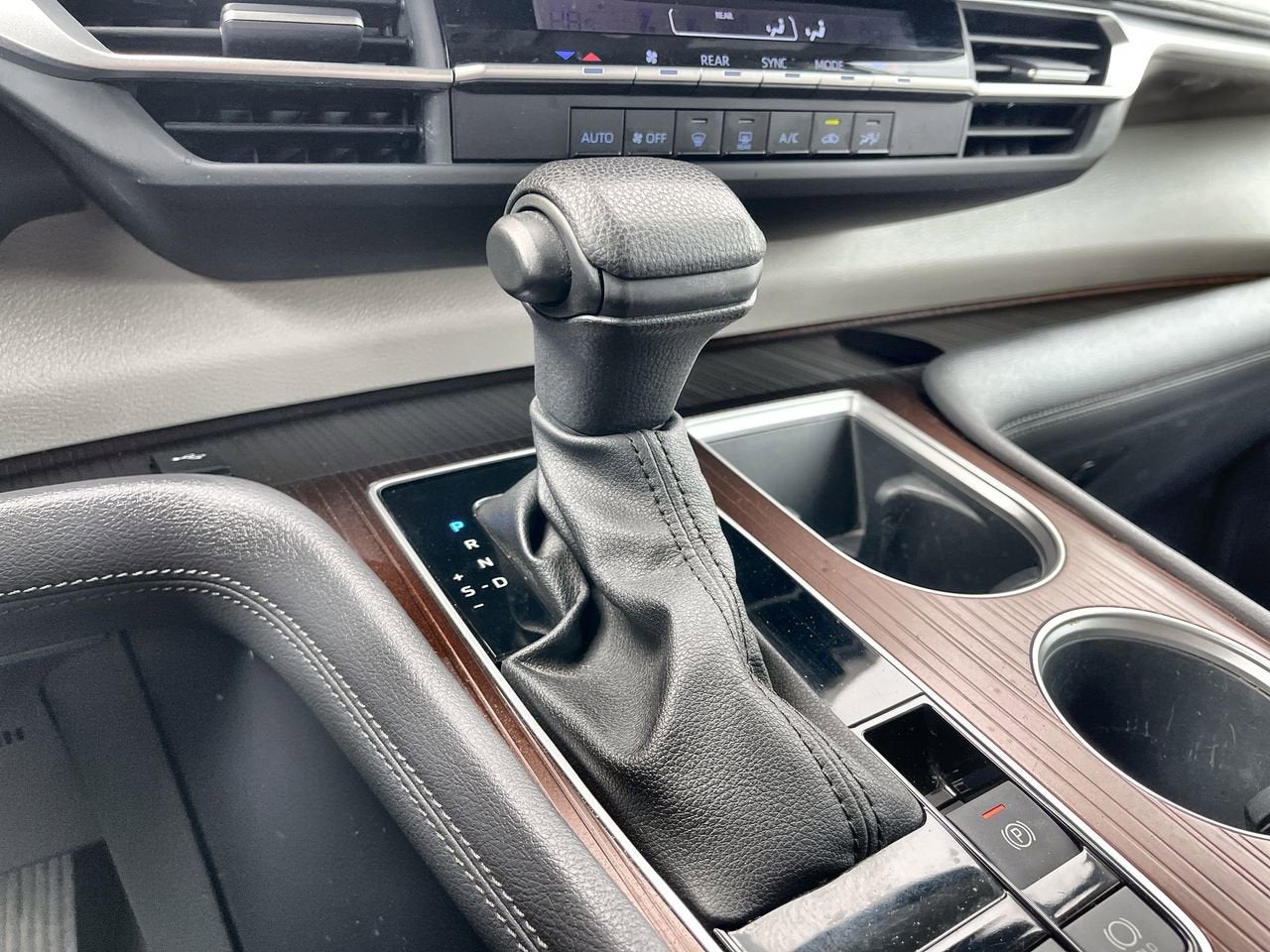 2023 Toyota Sienna LE