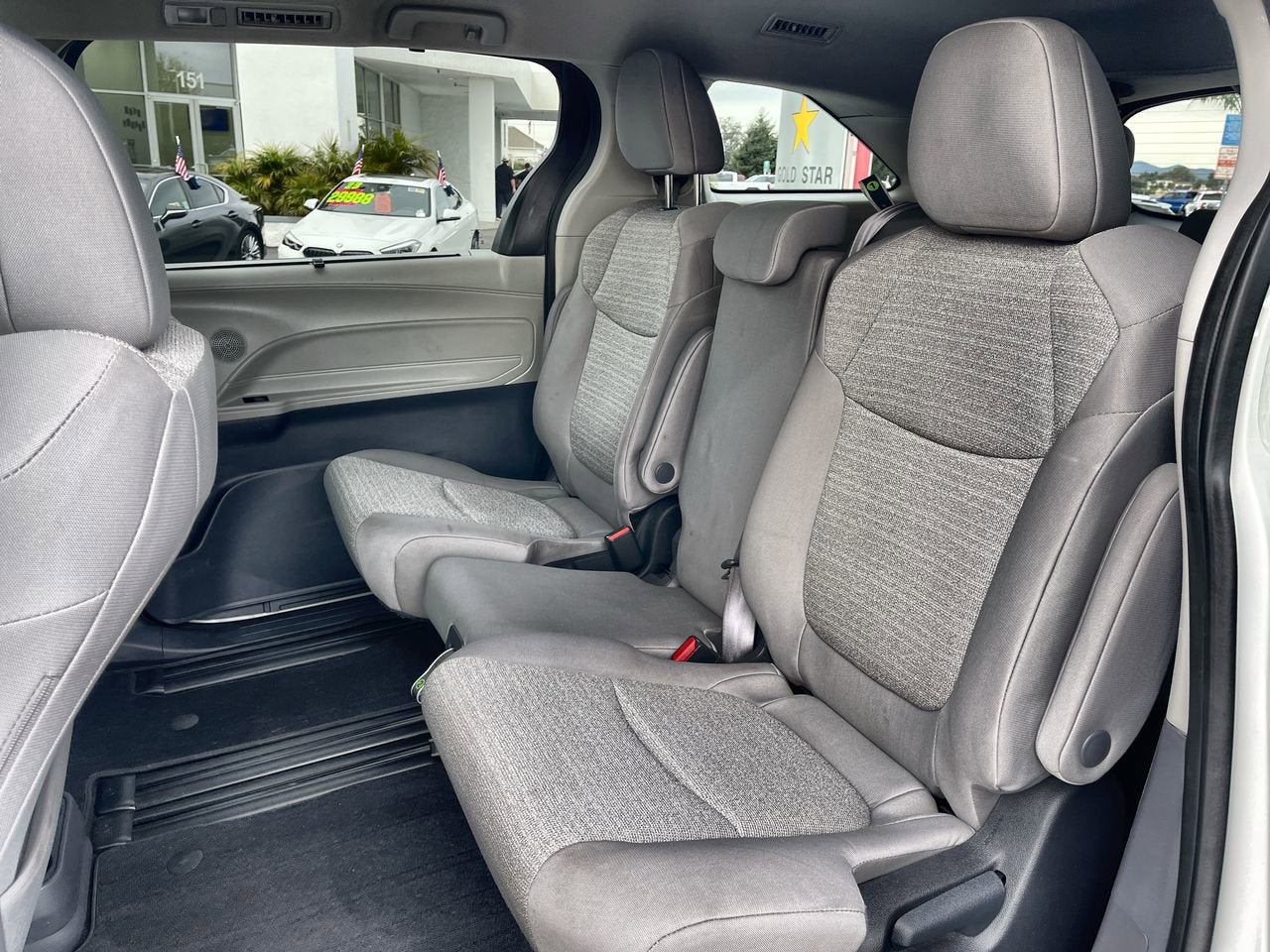 2023 Toyota Sienna LE