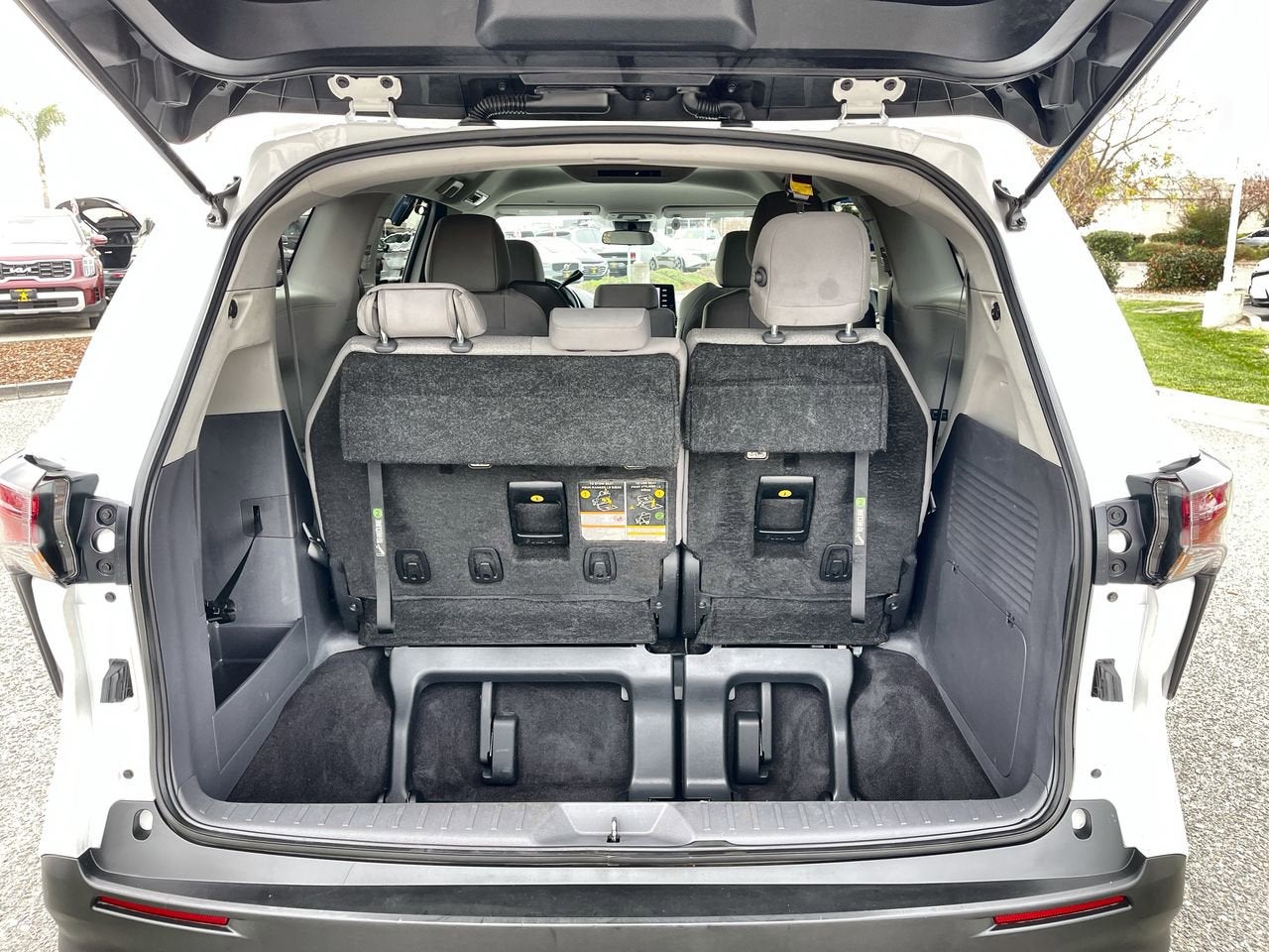 2023 Toyota Sienna LE