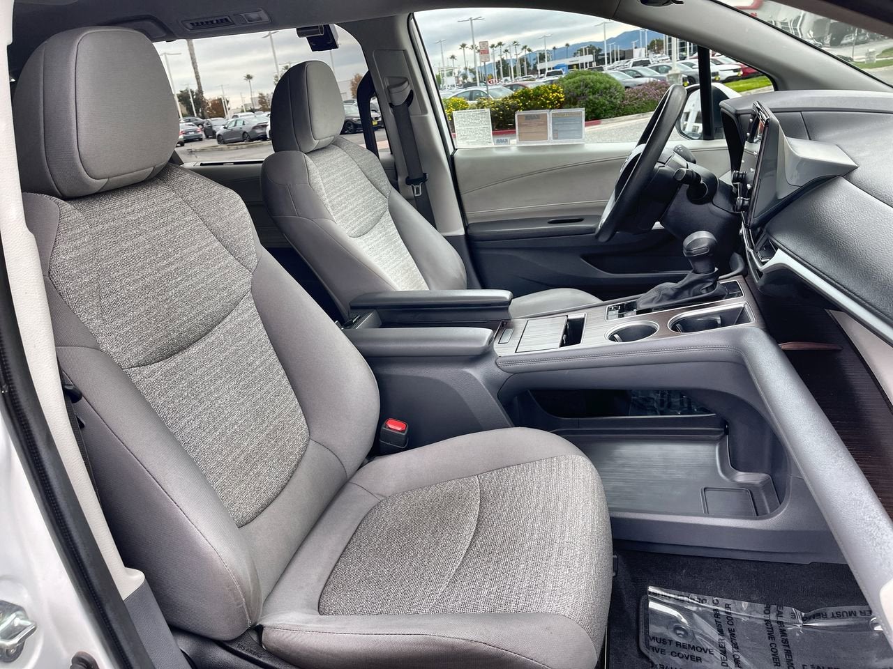 2023 Toyota Sienna LE