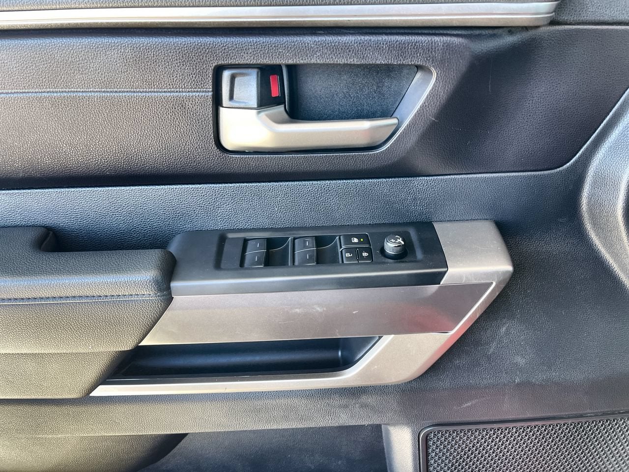 2023 Toyota Tundra 4WD SR5