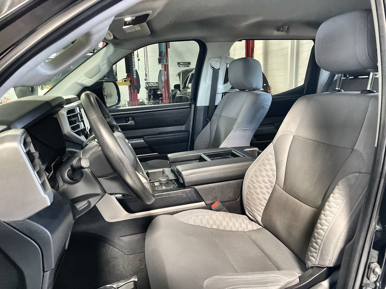2024 Toyota Tundra 4WD SR5
