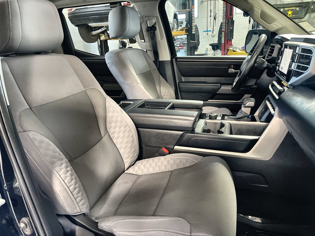 2024 Toyota Tundra 4WD SR5