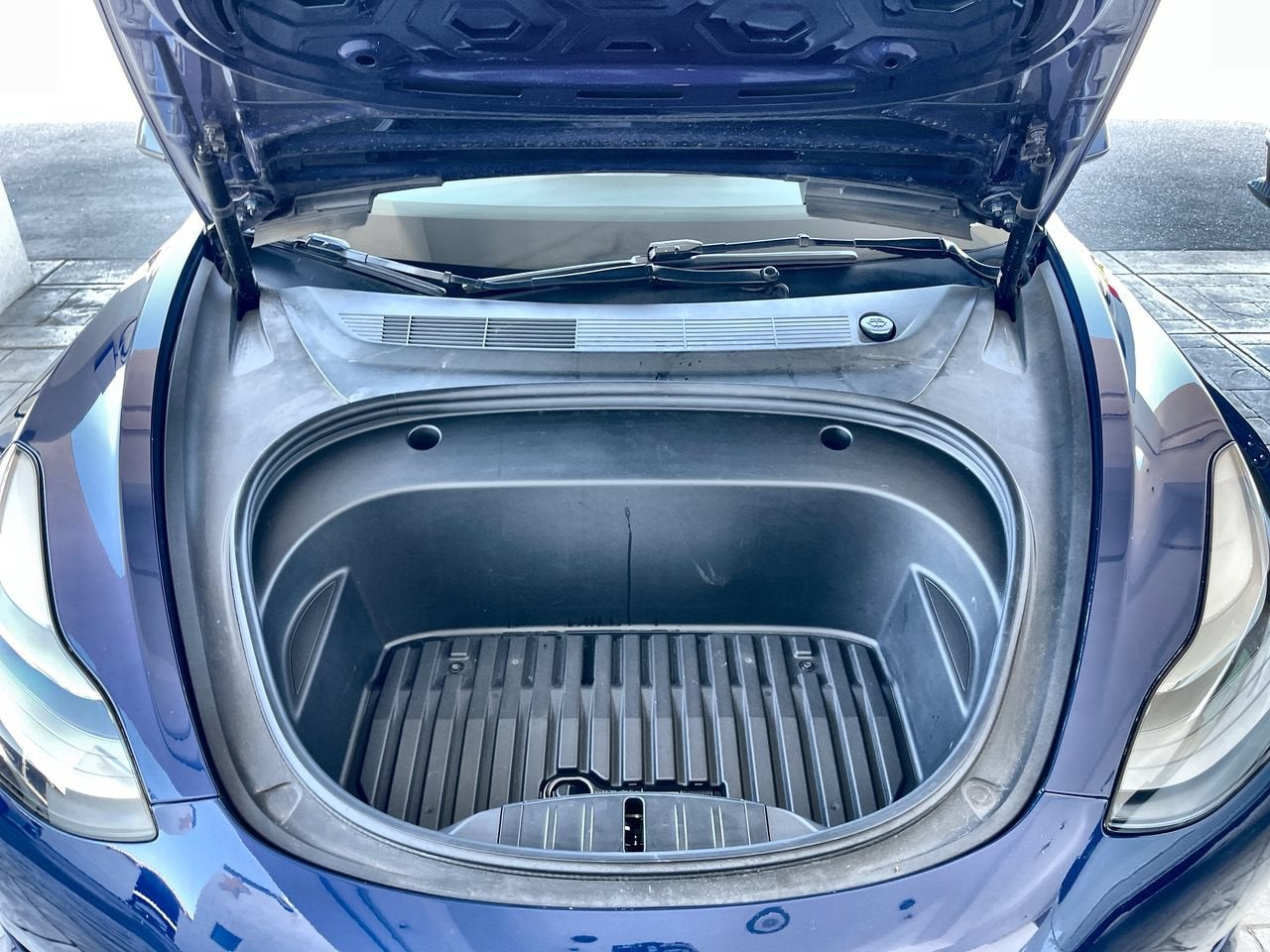 2023 Tesla Model 3 RWD