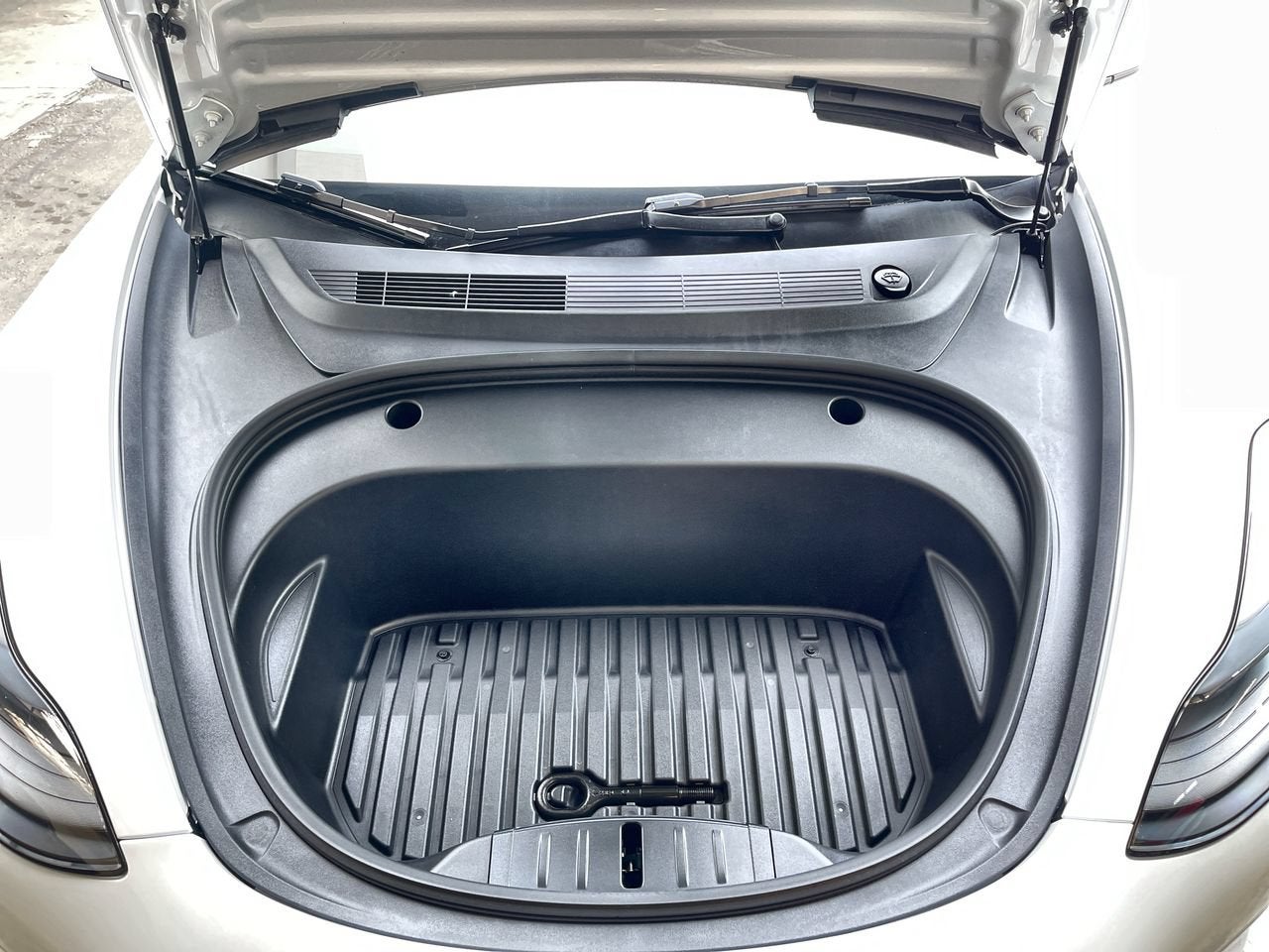 2023 Tesla Model 3 RWD