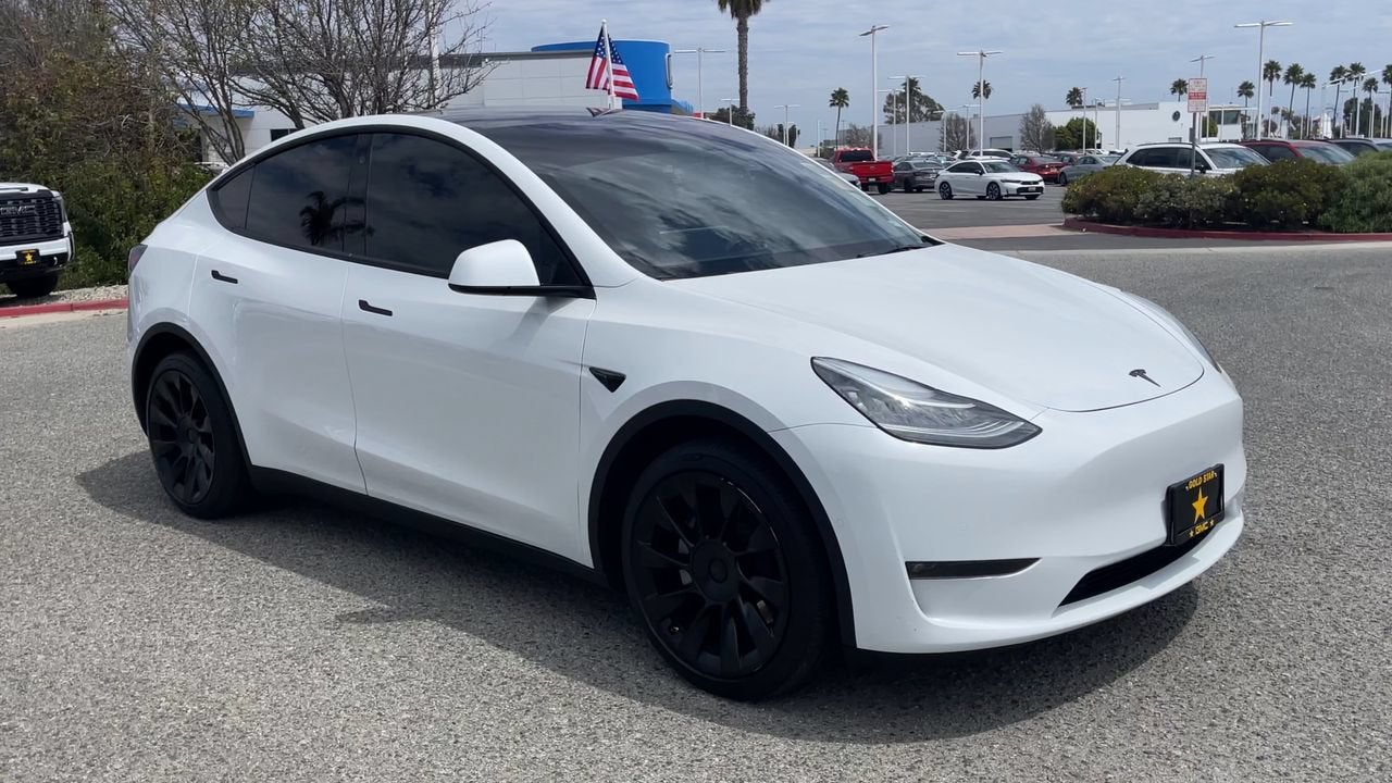 Used 2021 Tesla Model Y Long Range with VIN 5YJYGDEEXMF219291 for sale in Salinas, CA