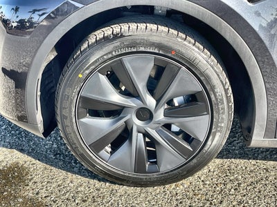 2025 Tesla Model Y Long Range