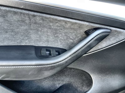 2023 Tesla Model Y RWD