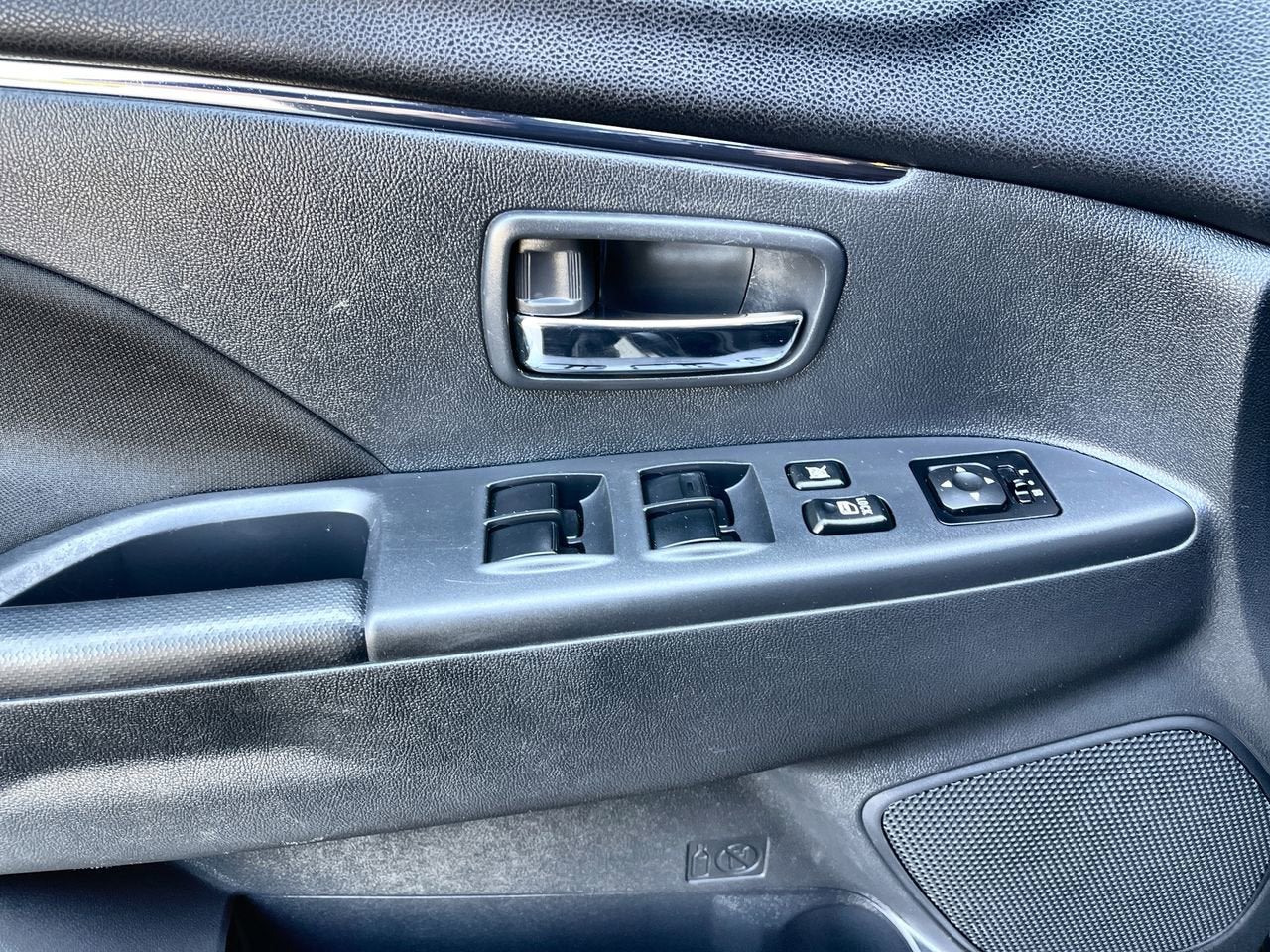 2025 Mitsubishi Outlander Sport S
