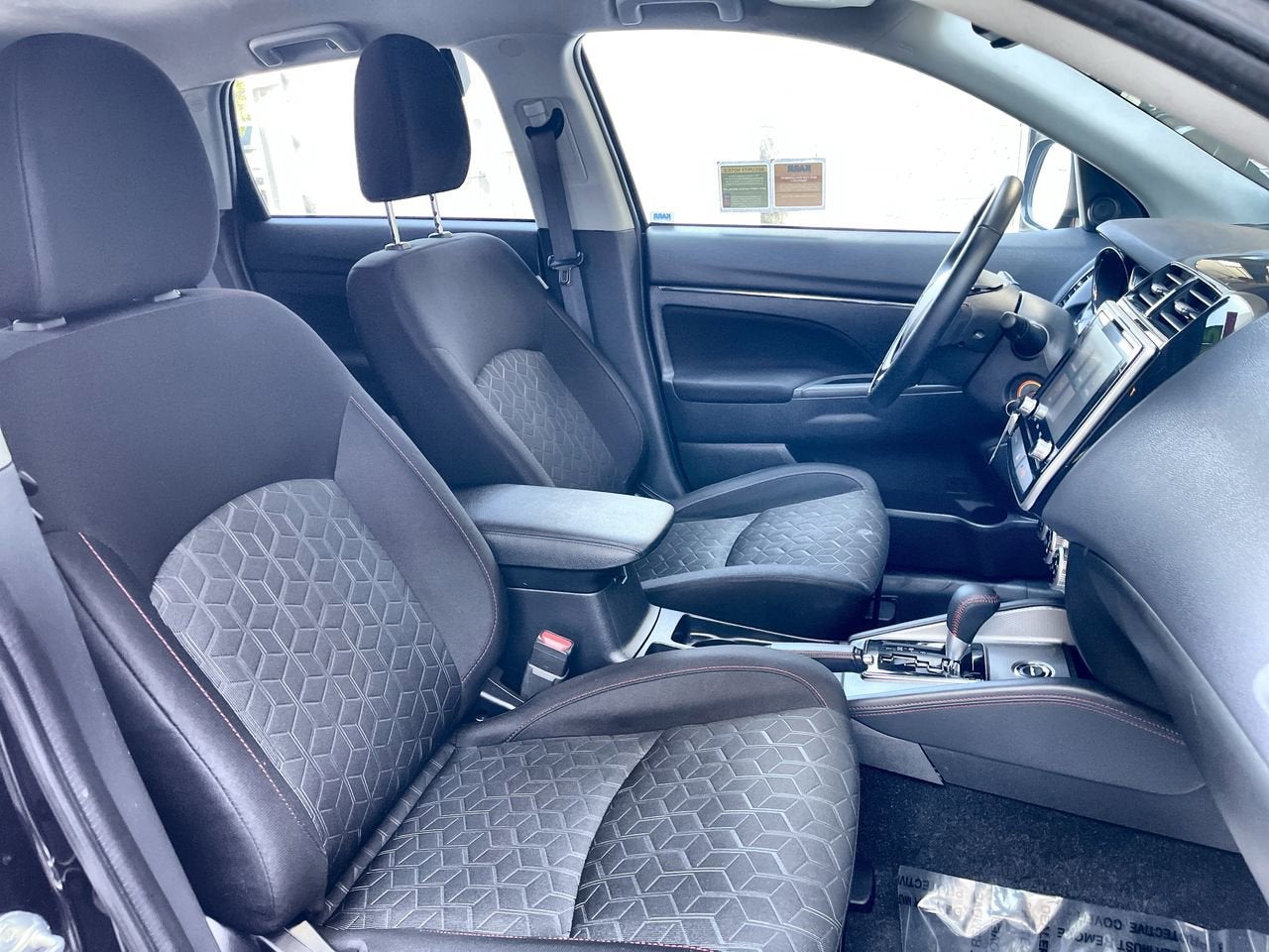 2025 Mitsubishi Outlander Sport S