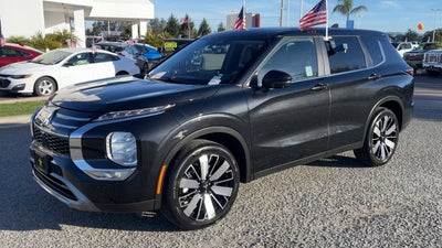 2025 Mitsubishi Outlander SE