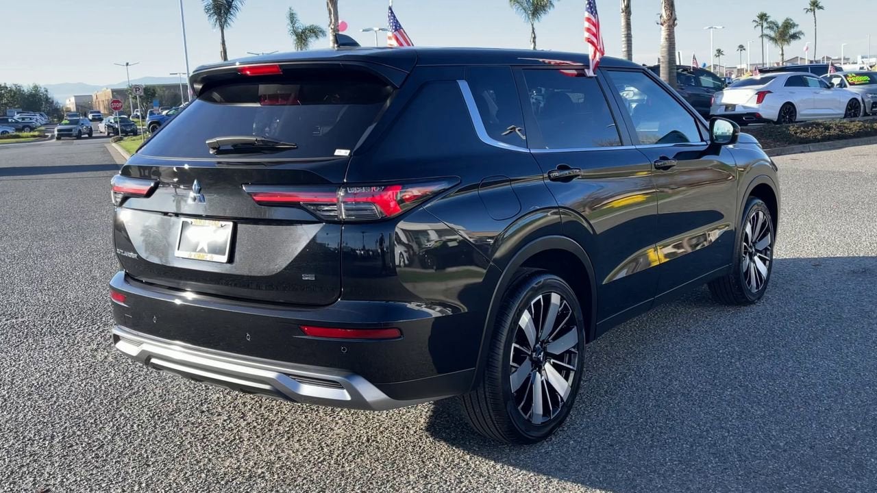 2025 Mitsubishi Outlander SE