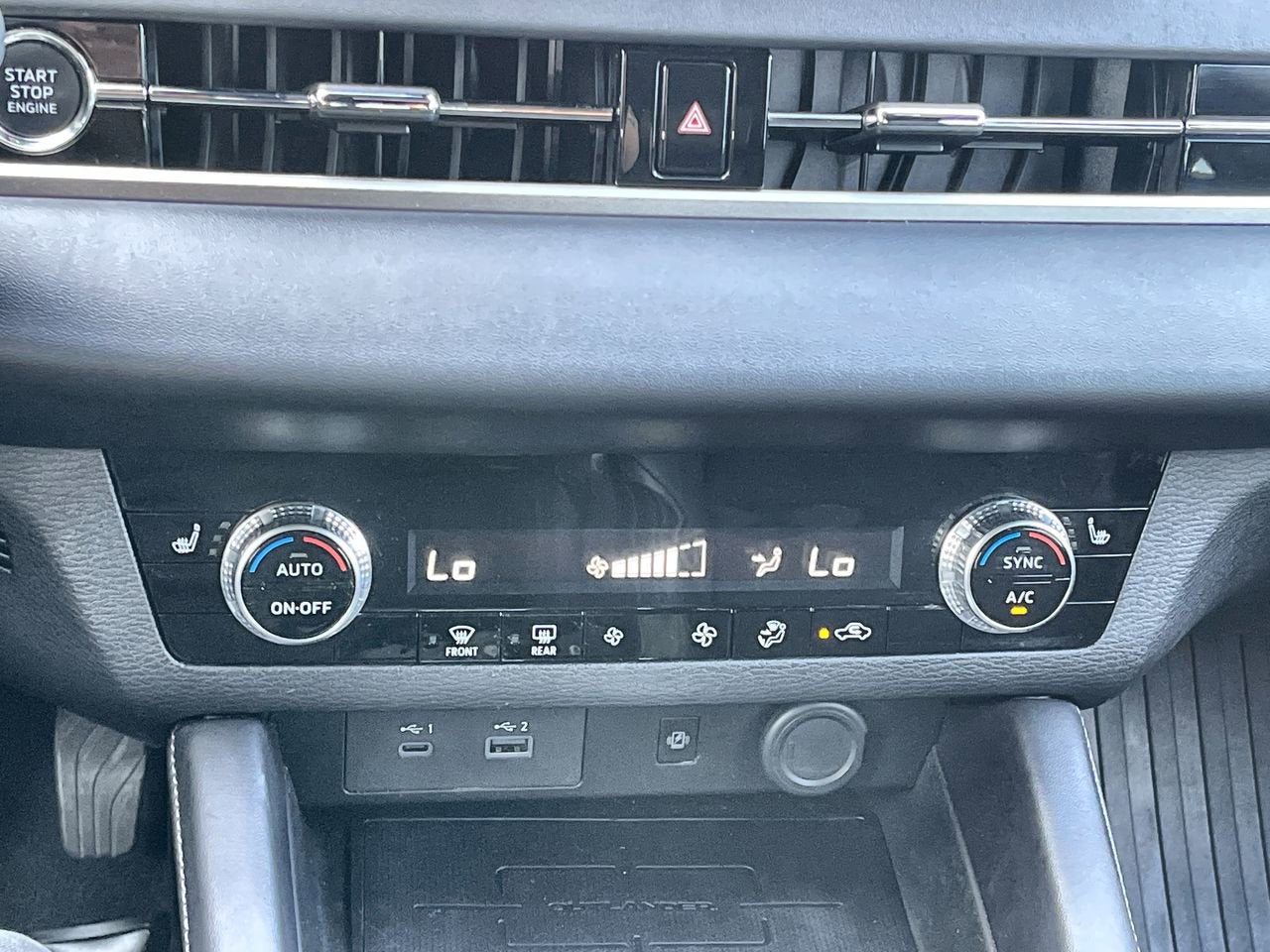 2024 Mitsubishi Outlander SE