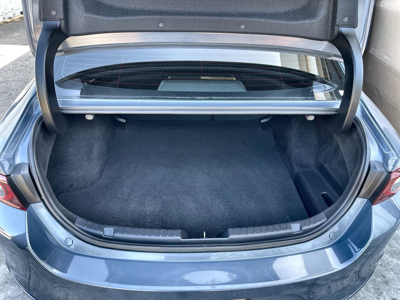 2022 Mazda Mazda3 Sedan Carbon Edition