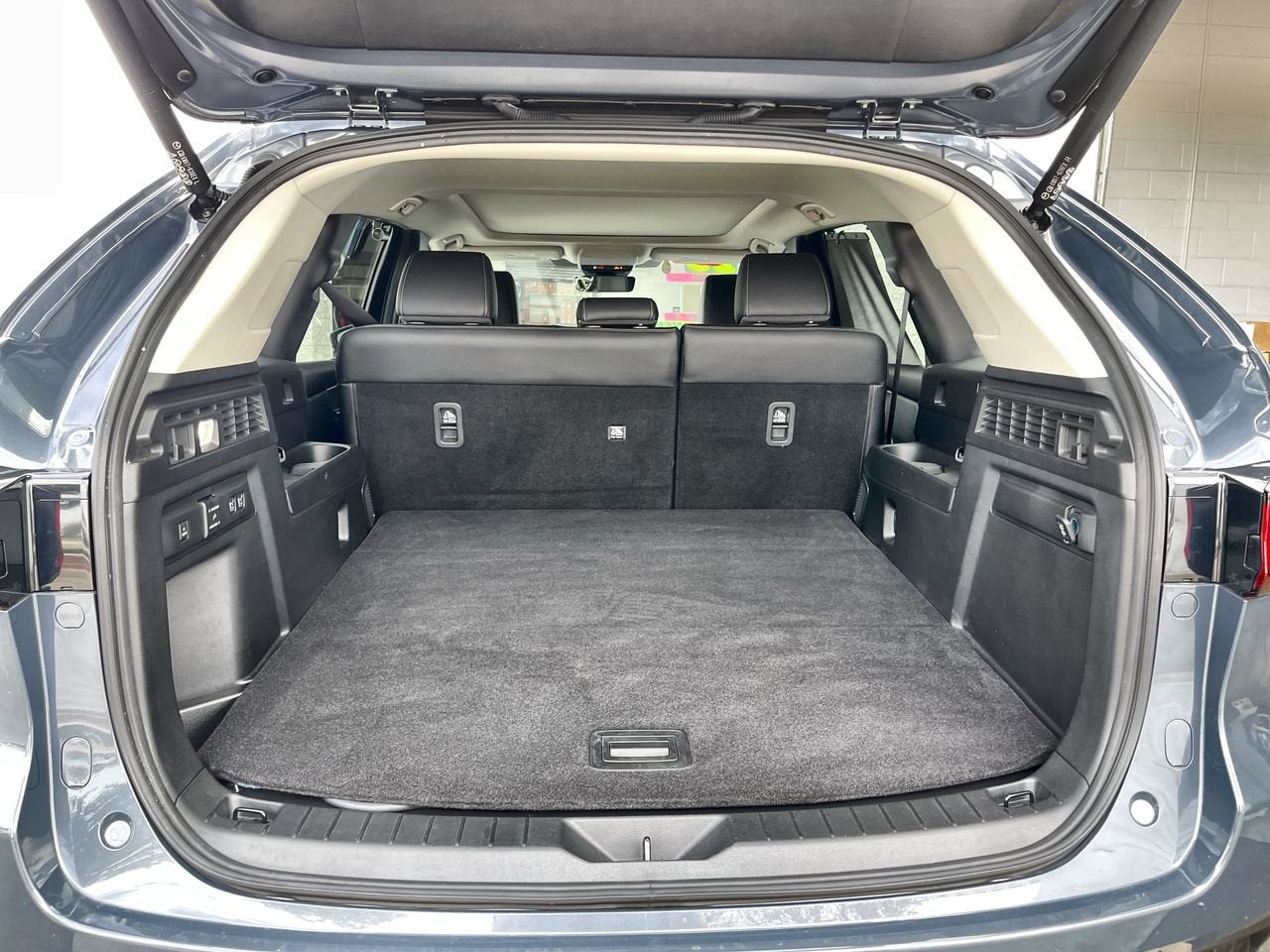 2025 Mazda Mazda CX-70 PHEV Premium Package
