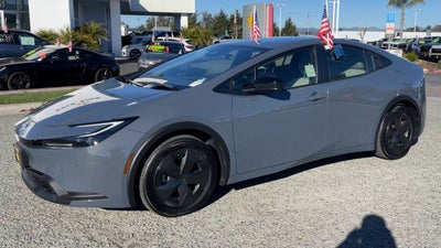 2025 Toyota Prius LE