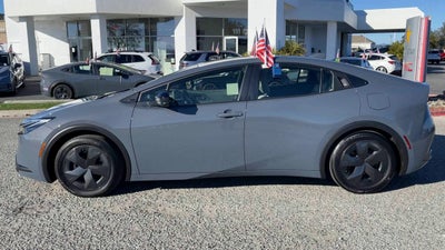 2025 Toyota Prius LE