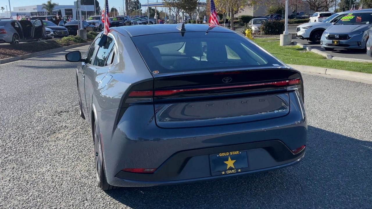 2025 Toyota Prius LE