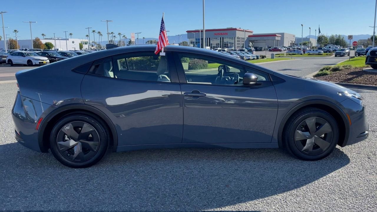 2025 Toyota Prius LE