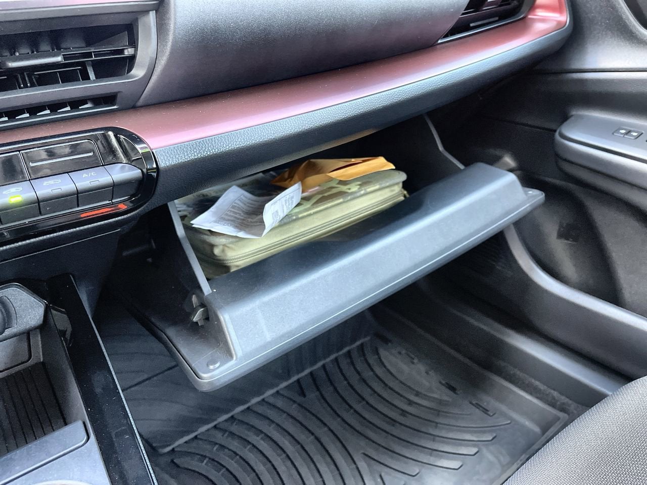 2024 Toyota Prius Prime SE