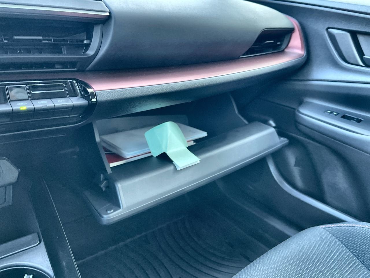 2024 Toyota Prius Prime SE