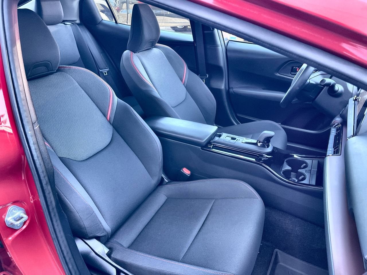 2024 Toyota Prius Prime SE