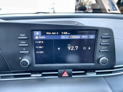 2025 Hyundai Elantra SE