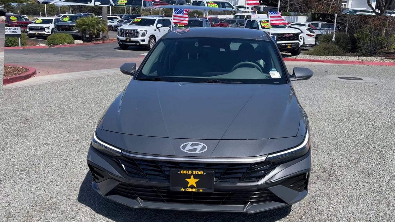 2025 Hyundai Elantra SE