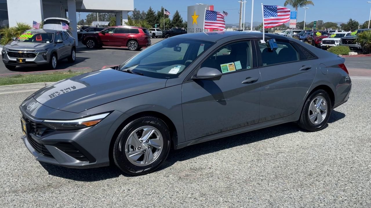 2025 Hyundai Elantra SE