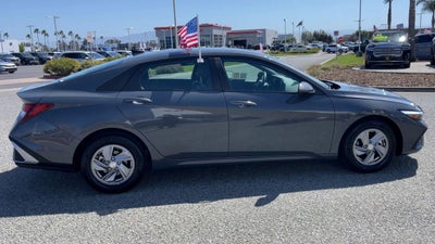 2025 Hyundai Elantra SE