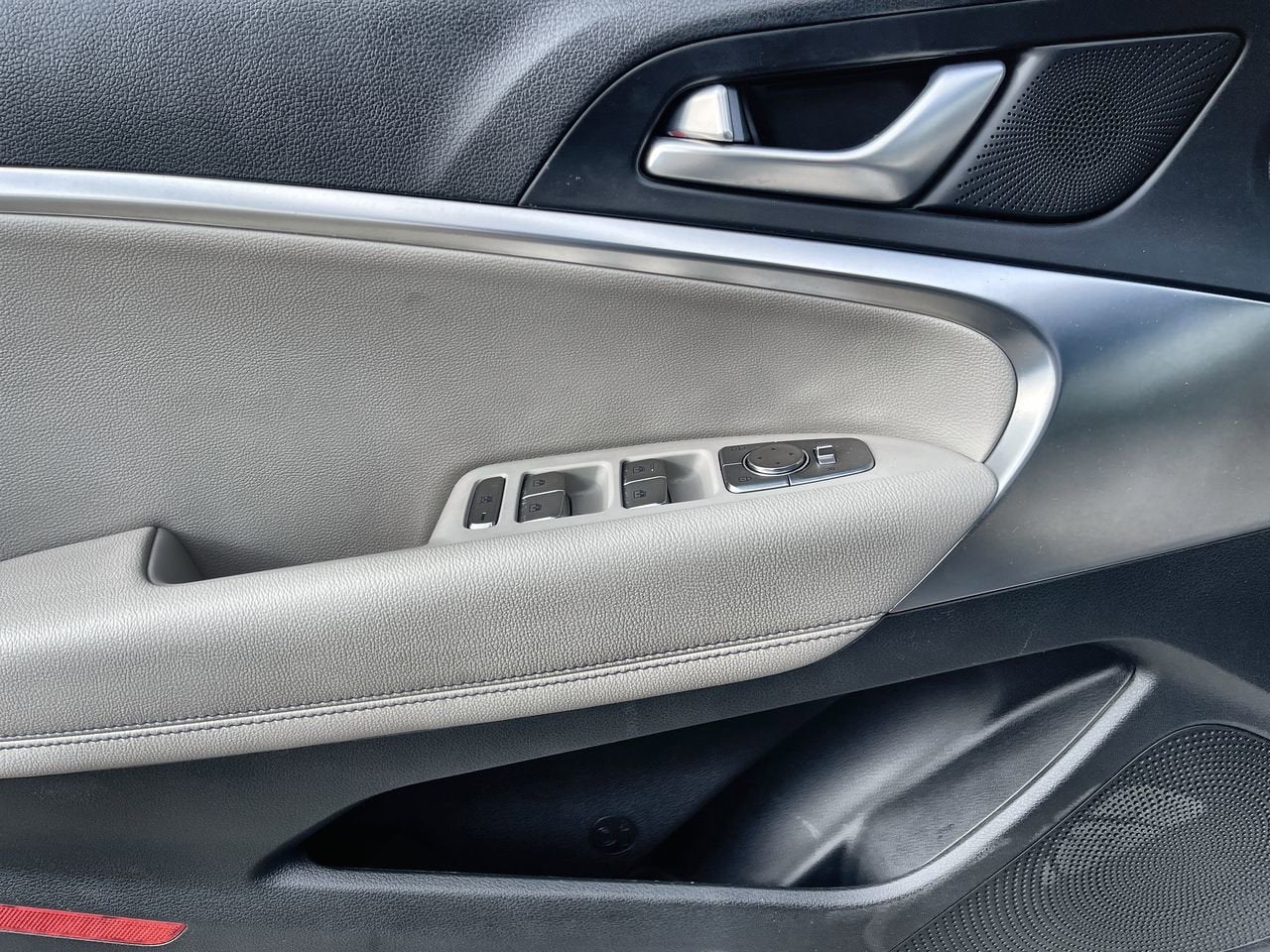 2024 Genesis G70 2.5T