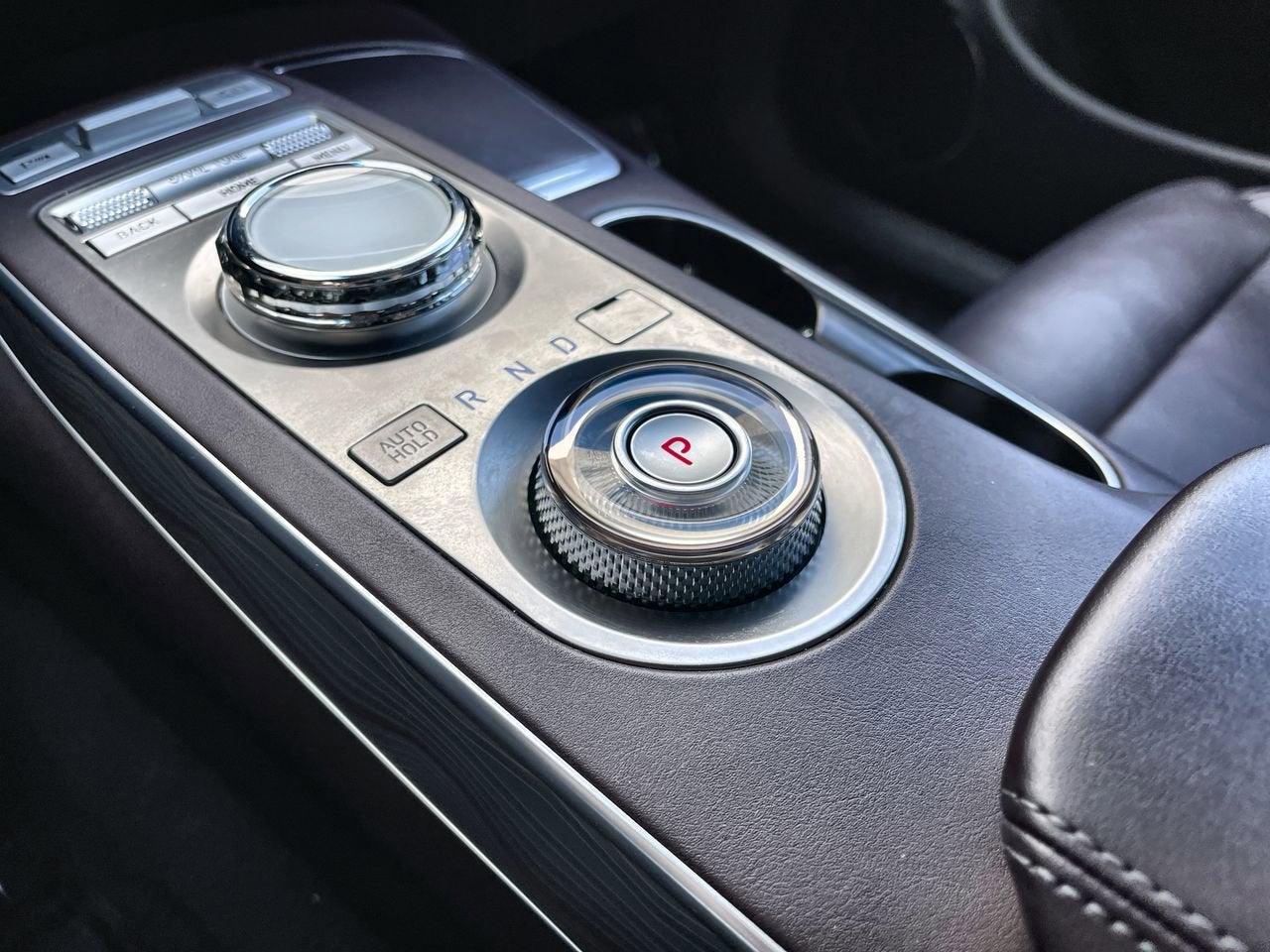 2023 Genesis GV70 2.5T