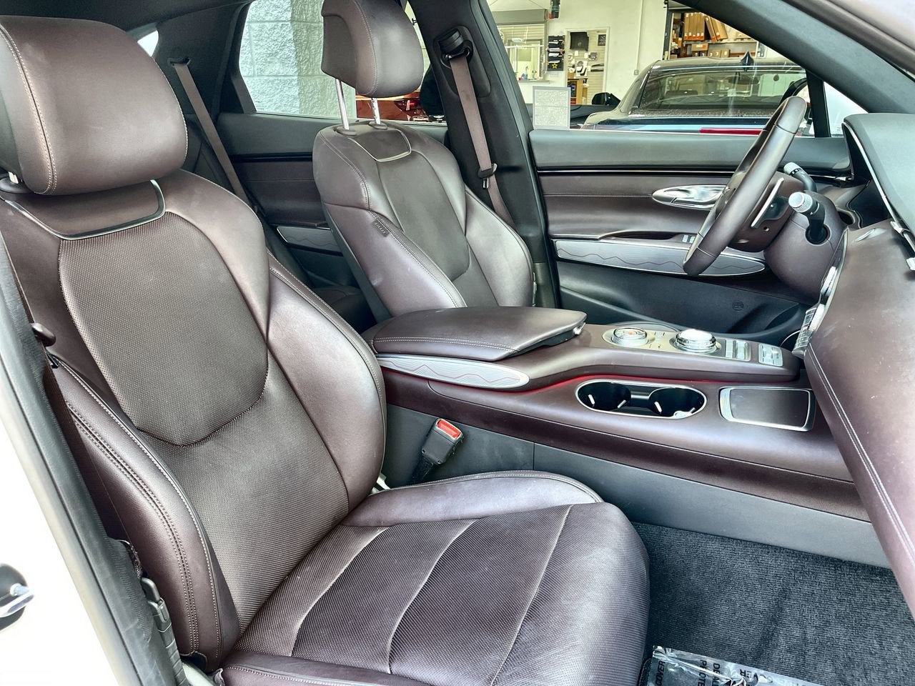 2023 Genesis GV70 2.5T