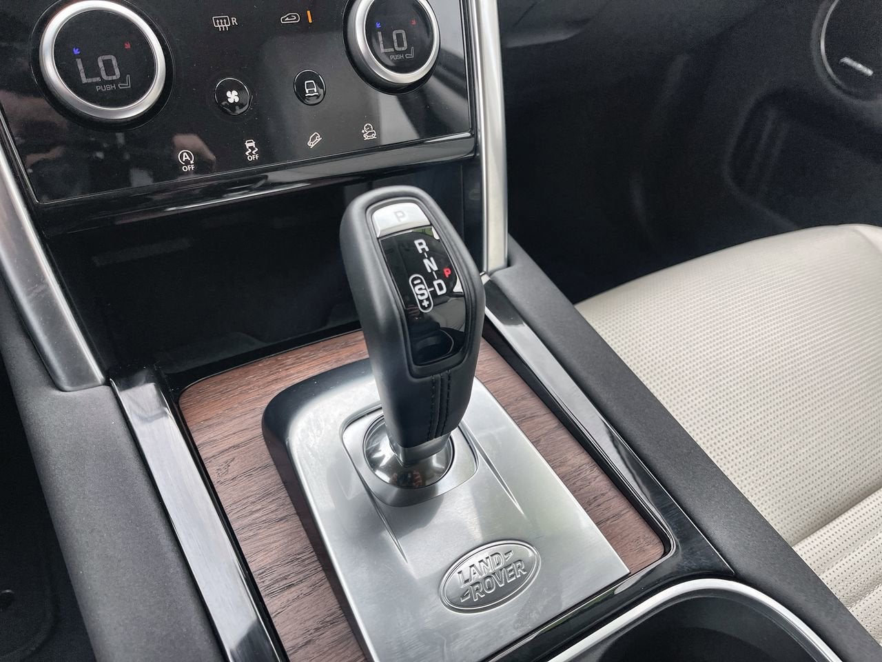 2023 Land Rover Discovery Sport SE