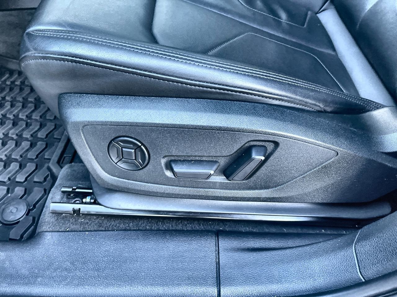 2022 Audi Q3 S line Premium