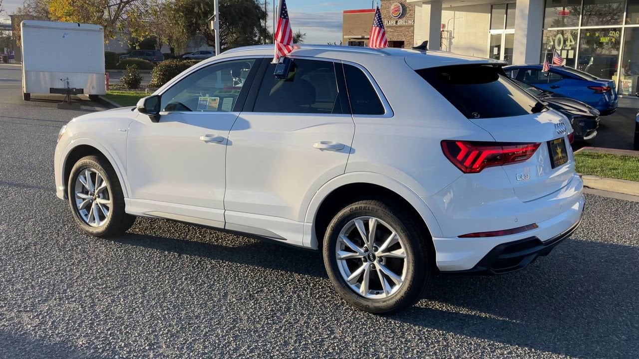 2022 Audi Q3 S line Premium