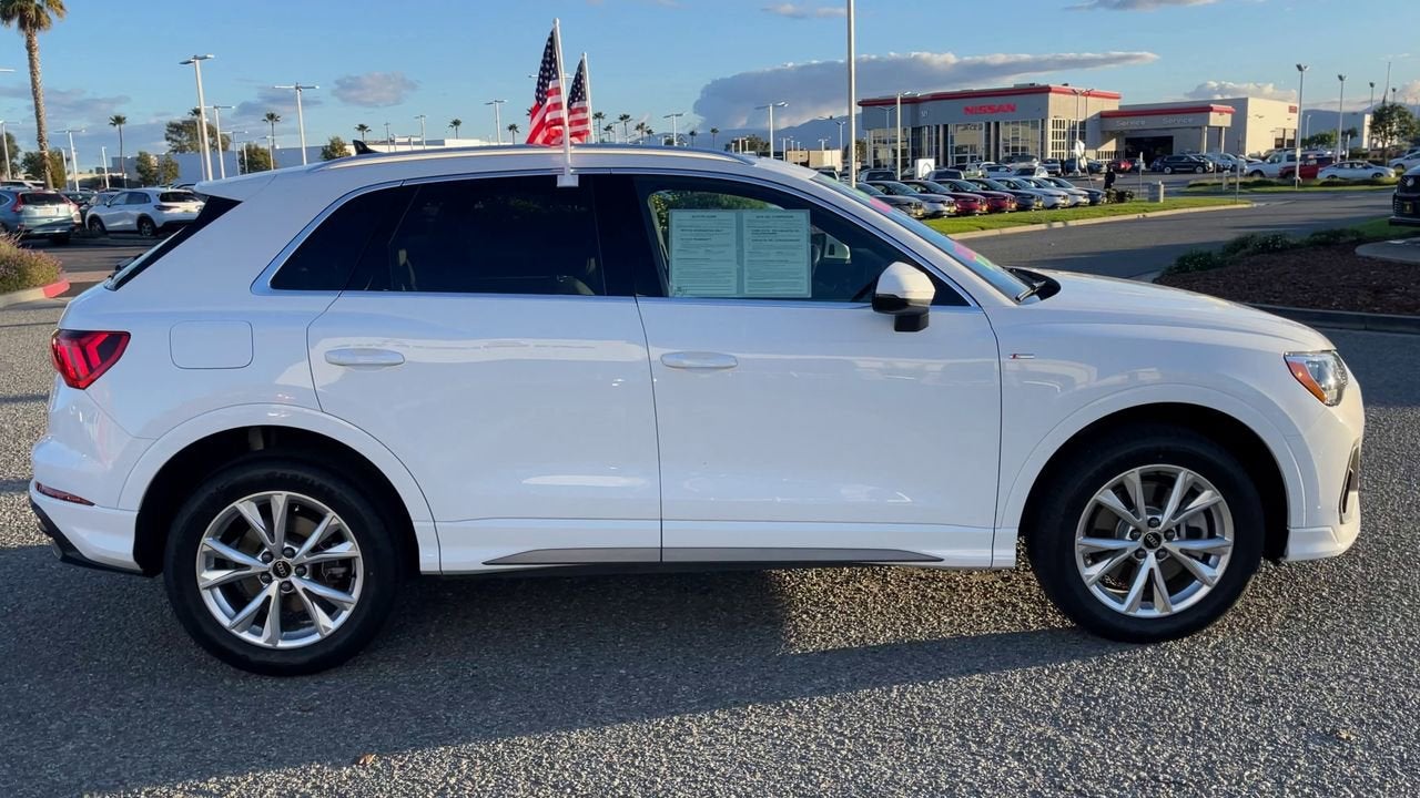 2022 Audi Q3 S line Premium